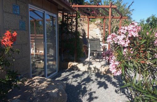 Los Gavilanes House | Eco-Finca Azuay - Cave refuge