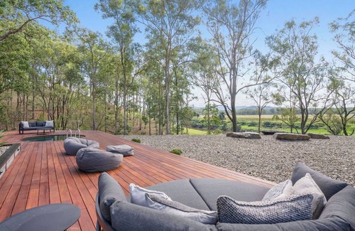 Alice House | Eco-Friendly Luxury Riverside Escape with Panoramic Views