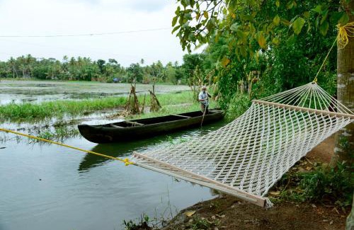 Kumarakom Boat Rental | Eco Trails Houseboats