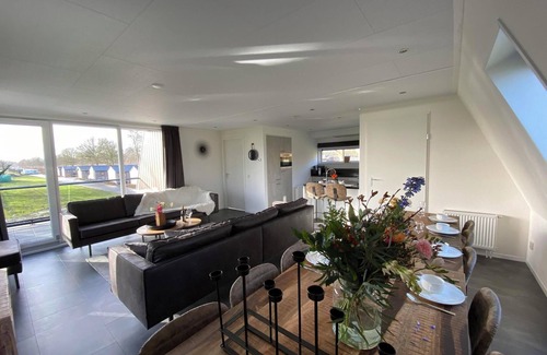 Biddinghuizen House | Eco villa with 5 bedrooms and 2 bathrooms
