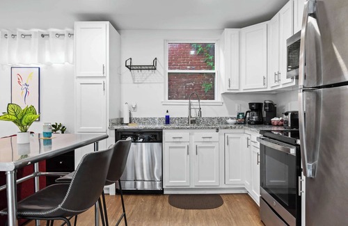 Phoenix Hill Apartment | Eco & Work-Friendly Stay Near NuLu & Downtown | #1