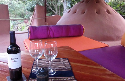 Santa Cruz House | Ecolodge in the jungle with view of the volcanoes - authentic experience