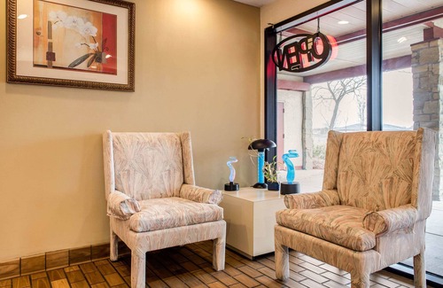 Holland Hotel | Econo Lodge Airport - Holland