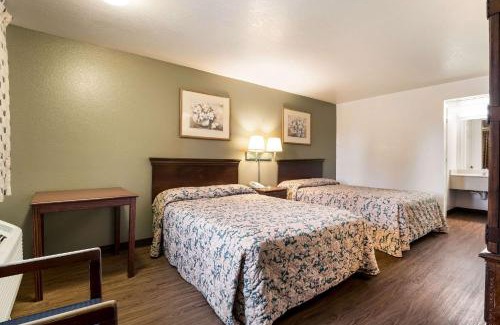 Bartlesville Cabin | Econo Lodge Bartlesville Hwy 75