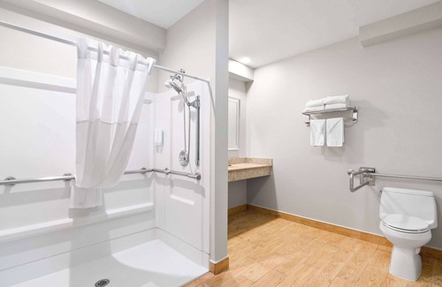 Bethel Hotel | Econo Lodge Bethel - Danbury