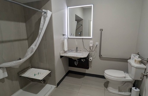 Cochrane Hotel | Econo Lodge