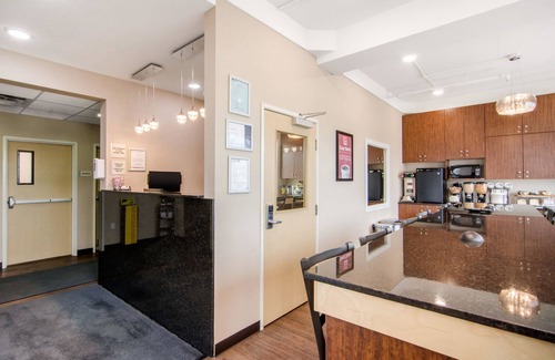 Fox Creek Hotel | Econo Lodge