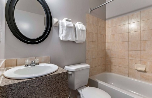 Gay Village Hotel | Econo Lodge