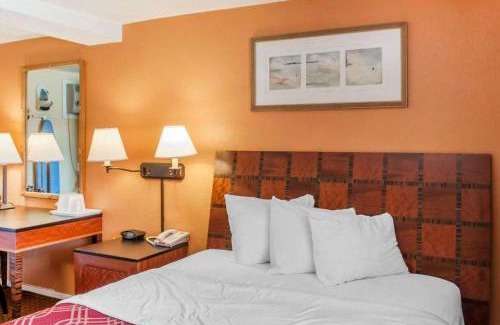 Clovis Hotel | Econo Lodge Clovis