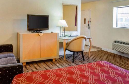 Clovis Hotel | Econo Lodge Clovis