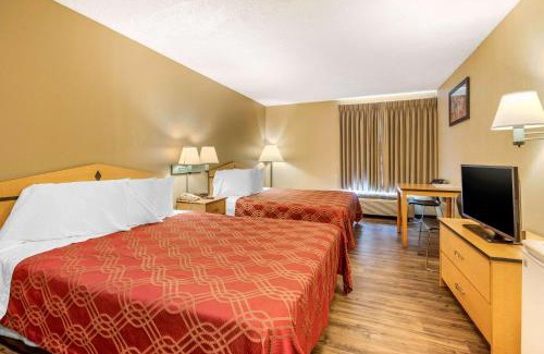 Cimarron Hills Hotel | Econo Lodge Colorado Springs near Airport