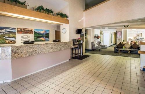 Aurora Cabin | Econo Lodge Denver International Airport