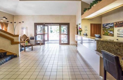 Aurora Cabin | Econo Lodge Denver International Airport