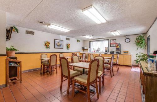 Eden Cabin | Econo Lodge Eden