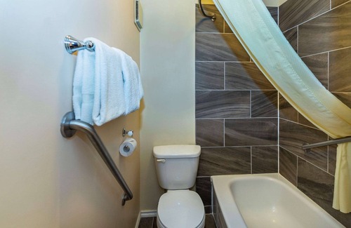 Edson Hotel | Econo Lodge Edson