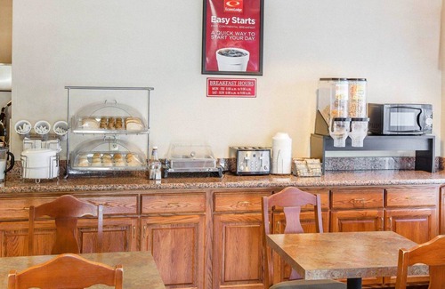 Brunswick Hotel | Econo Lodge Exit-29