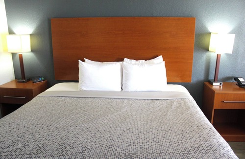 Franklin Hotel | Econo Lodge Franklin South