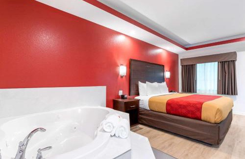 Barker Cabin | Econo Lodge Houston Northwest - Cypress