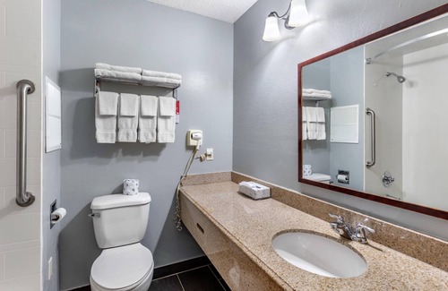 Westbrook Center Hotel | Econo Lodge Inn & Suites Old Saybrook Westbrook