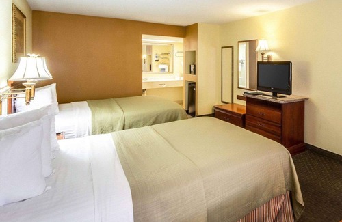 Eagle Pass Hotel | Econo Lodge Inn & Suites Eagle Pass