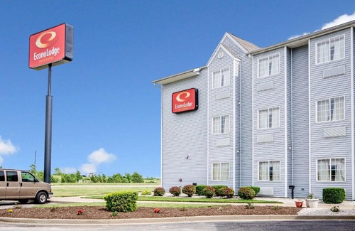 Evansville Hotel | Econo Lodge Inn & Suites Evansville