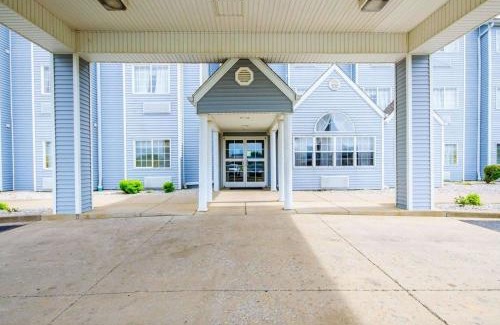 Evansville Hotel | Econo Lodge Inn & Suites Evansville