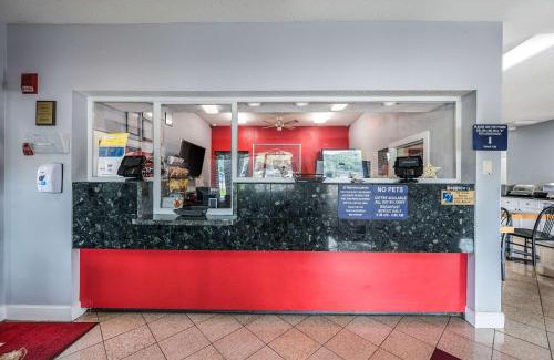 Huntsville Hotel | Econo Lodge Inn & Suites Huntsville University Area