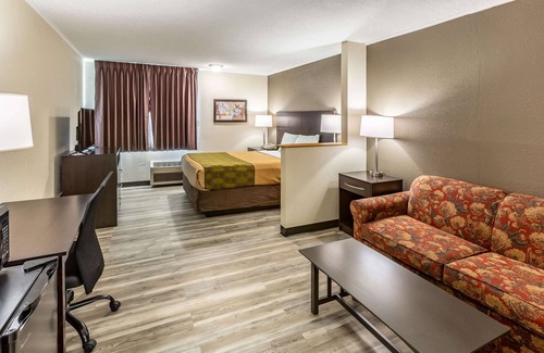 Newton Hotel | Econo Lodge Inn & Suites Newton