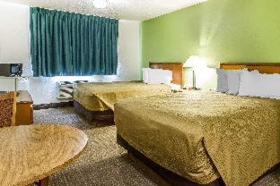 Pekin Hotel | Econo Lodge Inn & Suites Pekin - Peoria Area