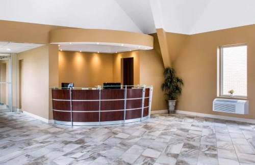 Binghamton Hotel | Econo Lodge Inn & Suites