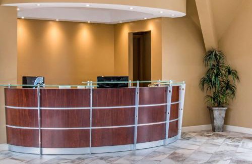 Binghamton Hotel | Econo Lodge Inn & Suites
