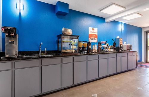 Enid Hotel | Econo Lodge Inn & Suites