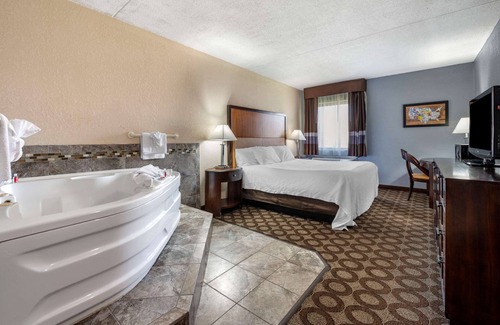 Lafayette Hotel | Econo Lodge Inn & Suites