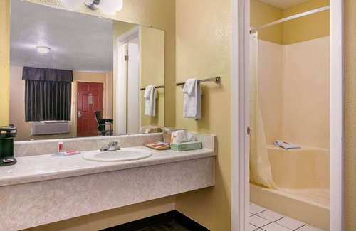 Jonesboro Hotel | Econo Lodge Jonesboro