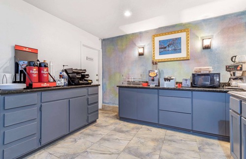 Junction Hotel | Econo Lodge Junction