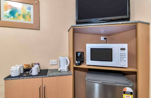 Millars Well Hotel | Econo Lodge Karratha
