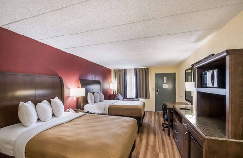 Kearney Hotel | Econo Lodge Kearney - Liberty