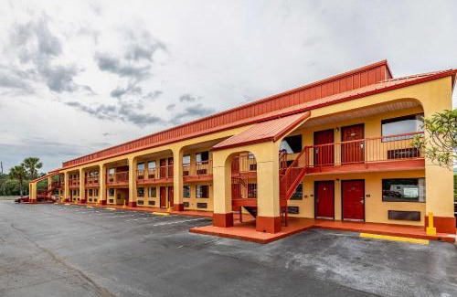 Kingsland Cabin | Econo Lodge Kingsland