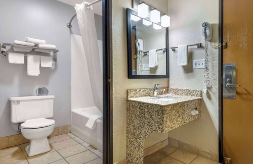 La Crosse Hotel | Econo Lodge La Crosse