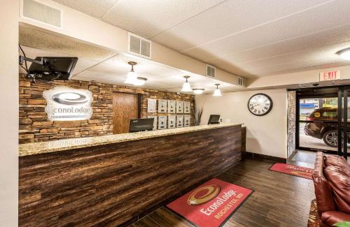Rochester Cabin | Econo Lodge Mayo Clinic Area