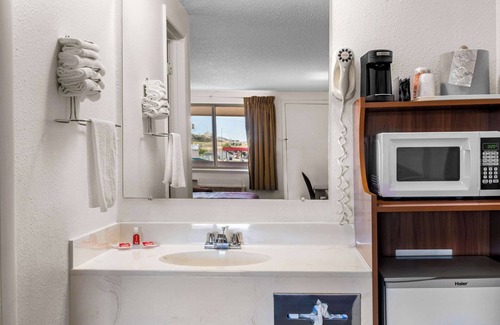 Miles City Hotel | Econo Lodge Miles City