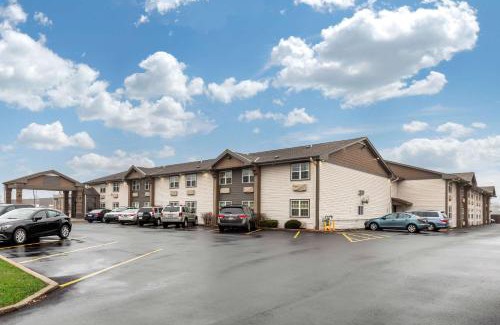 Milwaukee Cabin | Econo Lodge Milwaukee Airport