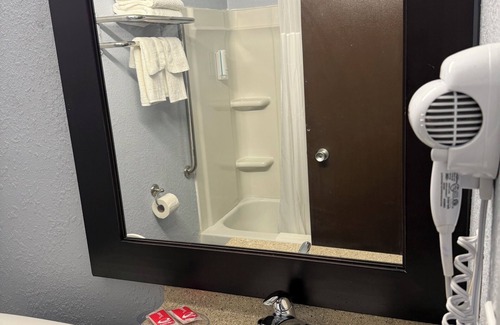 Montgomery Hotel | Econo Lodge Montgomery South I-65