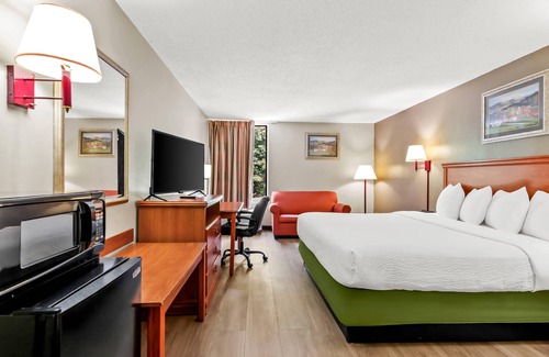 Bradley Hotel | Econo Lodge Mt. Hope - Beckley