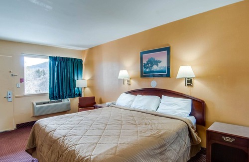 Bluefield Hotel | Econo Lodge Near Bluefield College