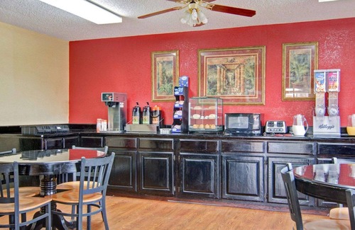 Pine Bluff Hotel | Econo Lodge Pine Bluff