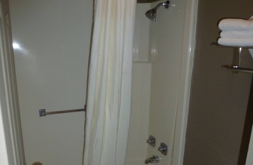 South Hills Hotel | Econo Lodge Pittsburgh I-79