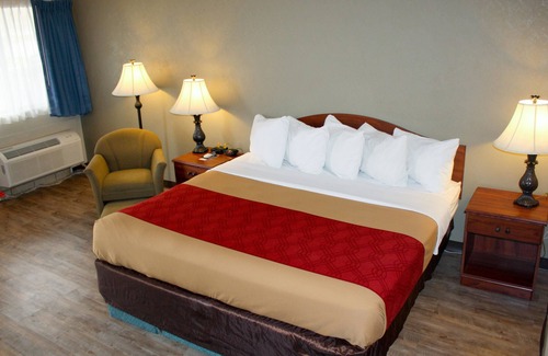 Salina Hotel | Econo Lodge Salina Scenic Route 89 & I-70