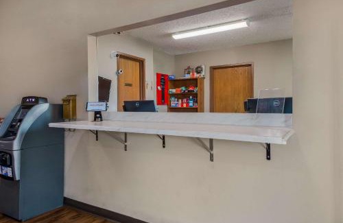 San Antonio Cabin | Econo Lodge San Antonio near SeaWorld - Medical Center