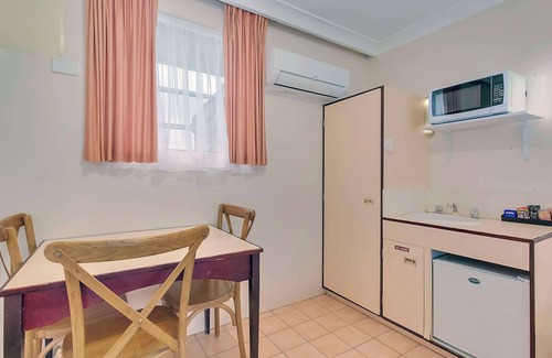 Hillvue Hotel | Econo Lodge Savannah Park Tamworth